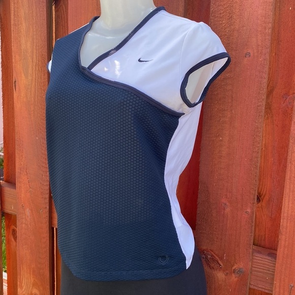 Nike Sphere Top Size S - Picture 2 of 6